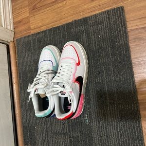 women’s air force 1s almost new barely worn